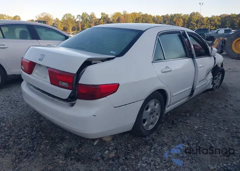 2003 Honda Accord 2.4 Lx z USA, uszkodzony, nr VIN 3HGCM563X3G702229